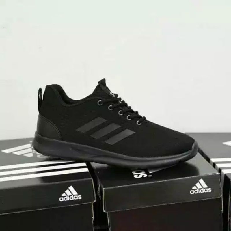 Sepatu Sneakers Hitam Polos Fullblack Sepatu Pria Sekolah