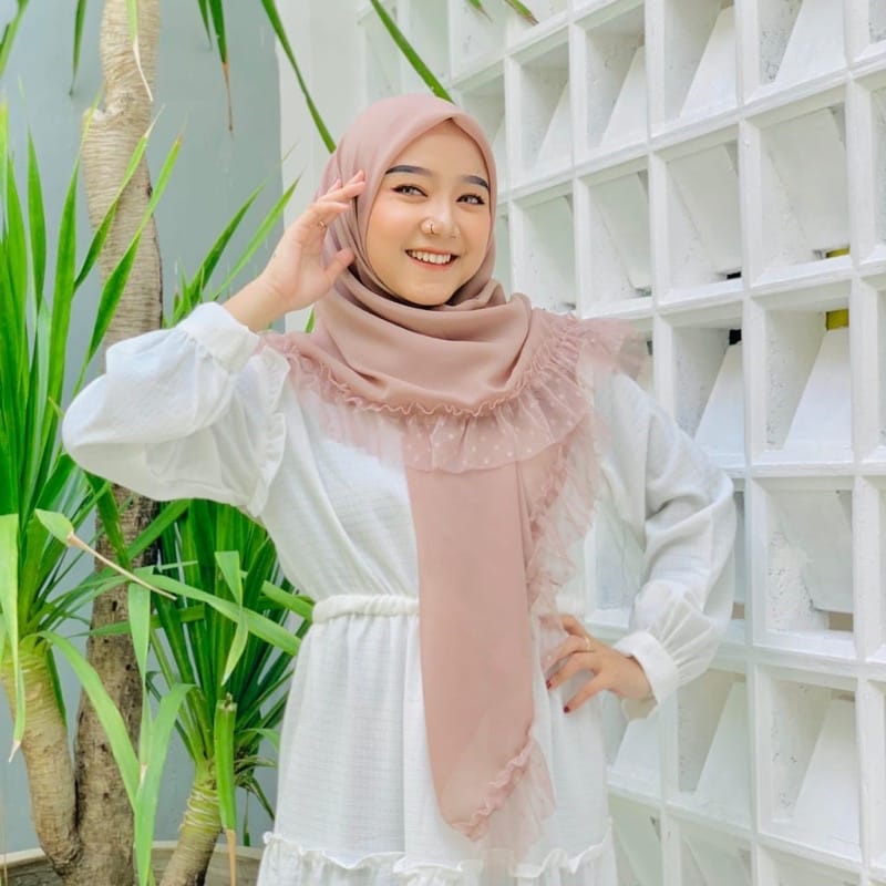 CHILOA  SEGIEMPAT TILE SQUARE HIJAB JILBAB KHIMAR KERUDUNG BERGO