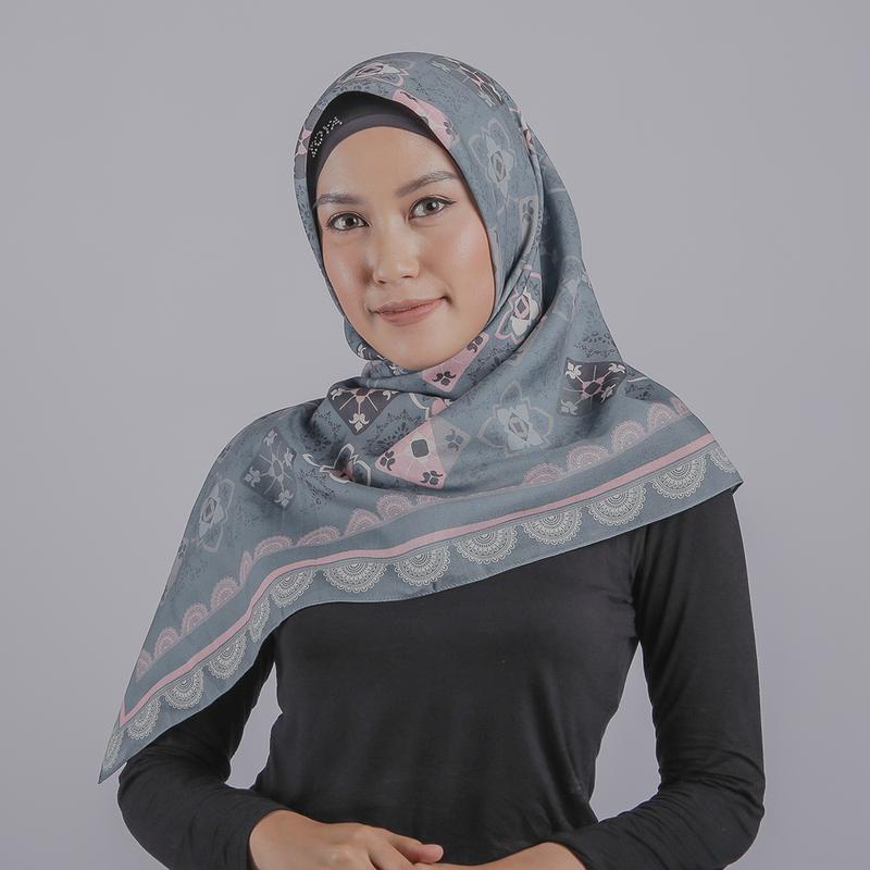 SCARF ZOYA ZOFIA SEGI EMPAT