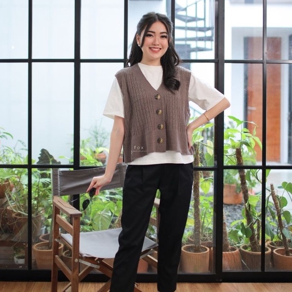 BEFAST - ZEC OOTD Wanita Rompi Rajut DARZ / RJT Sojin Knit Vest (Asli Rajut) / Rompi Bisa Di Pakai Sebagai Luaran dan Bisa Di Pakai Langsung Sebagai Atasan / Rompi Rajut Wanita Terbaru