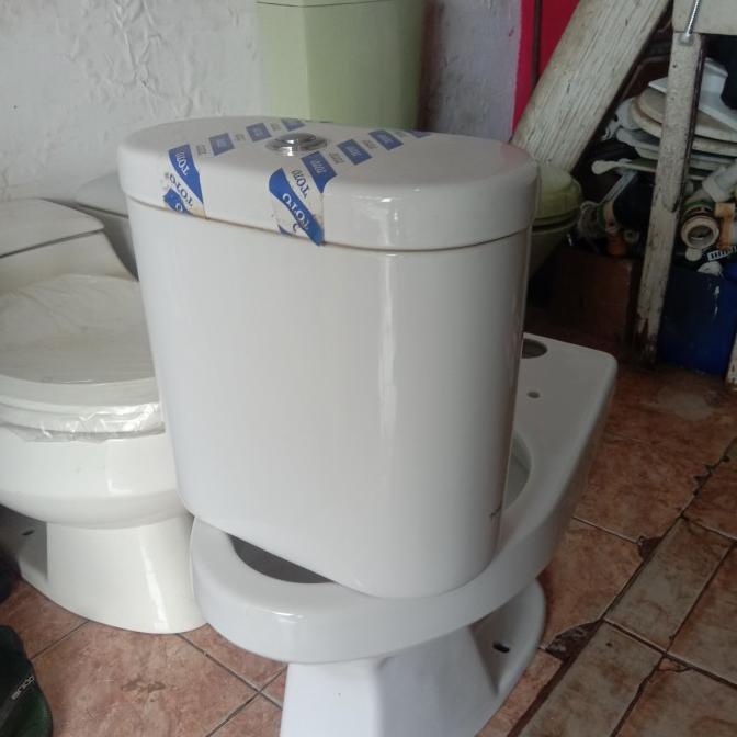 TABUNG CLOSET DUDUK TOTO CW 420J - 420JP. TENGKI KLOSET DUDUK TOTO DSS3645CE