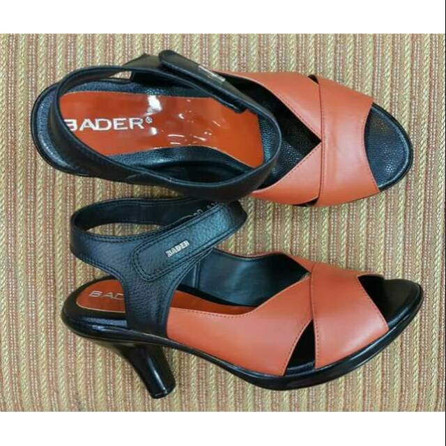 Sepatu Bader