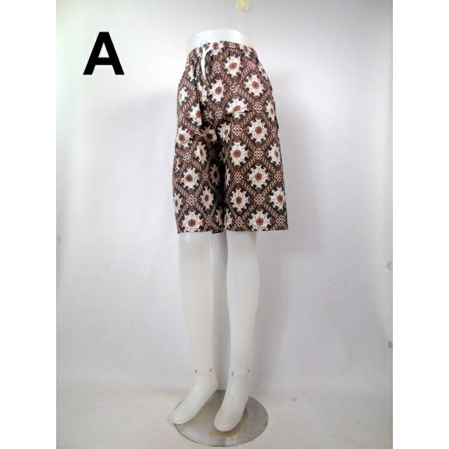 Celana batik sogan pendek