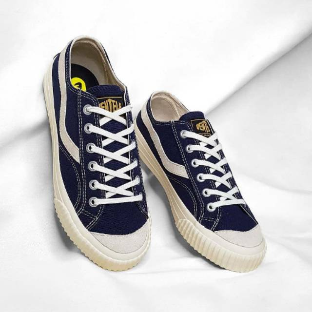  SEPATU  VENTELA  PUBLIC  LOW SUEDE  NAVY ORIGINAL Shopee 