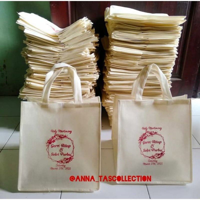 

Tas spunbond sablon/Box Nasi/Box Kue 25x25x30 min 50 pcs (tas jahit)