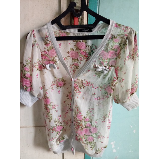 (PRELOVED) KAWAII CARDIGAN MOTIF BUNGA (PRELOVED) KAWAII CARDIGAN MOTIF BUNGA