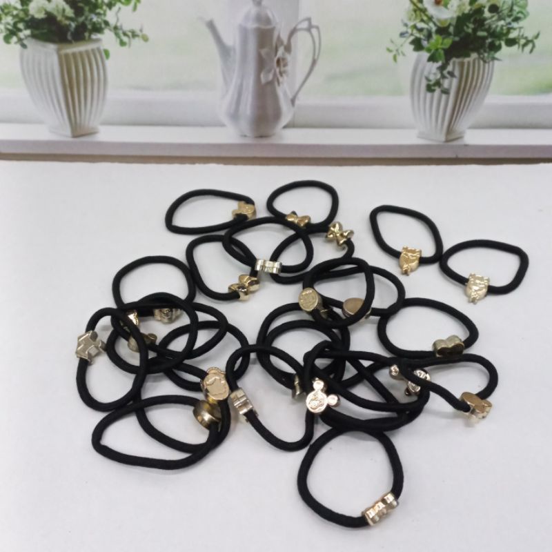 Ikat Rambut Hitam Isi 12Pcs Karet Gelang Variasi Liontin Gold Kunciran