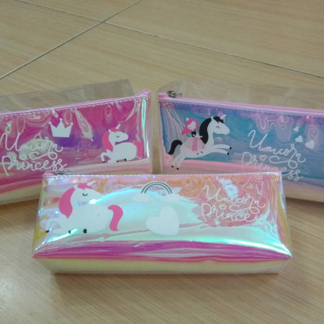 

kotak pensil hologram