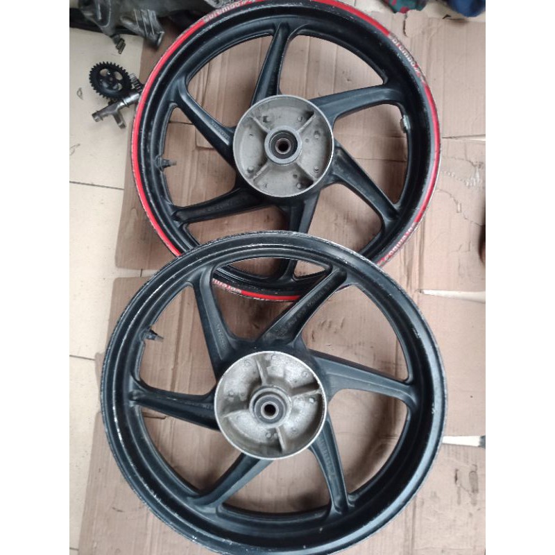 PELEK RECING BELAKANG CB 150 R OLD