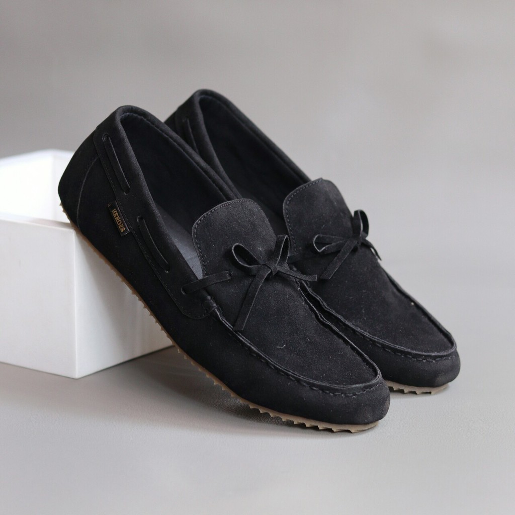 SEPATU CASUAL SLIP ON PRIA MULES SANTAI FORMAL KANTOR PESTA GEREJA KASUAL MOCCASIN PANSUS COWOK ORIGINAL SUEDE HITAM CREAM TRENDY MURAH SLOP SELOP TERBARU