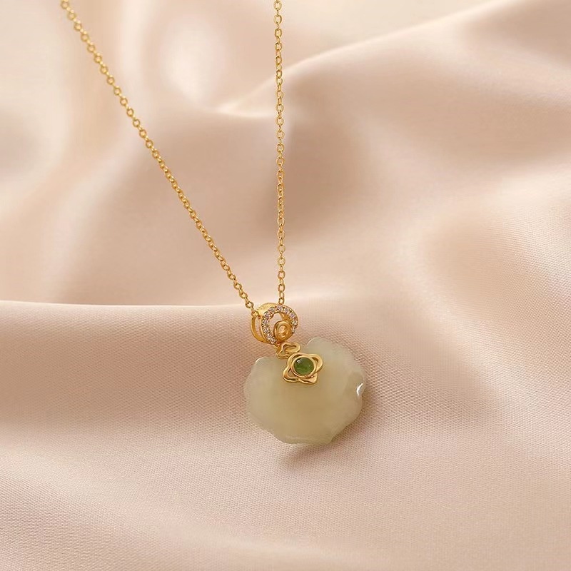Kalung Rantai Dengan Liontin Batu Giok Hetian Putih Untuk Wanita
