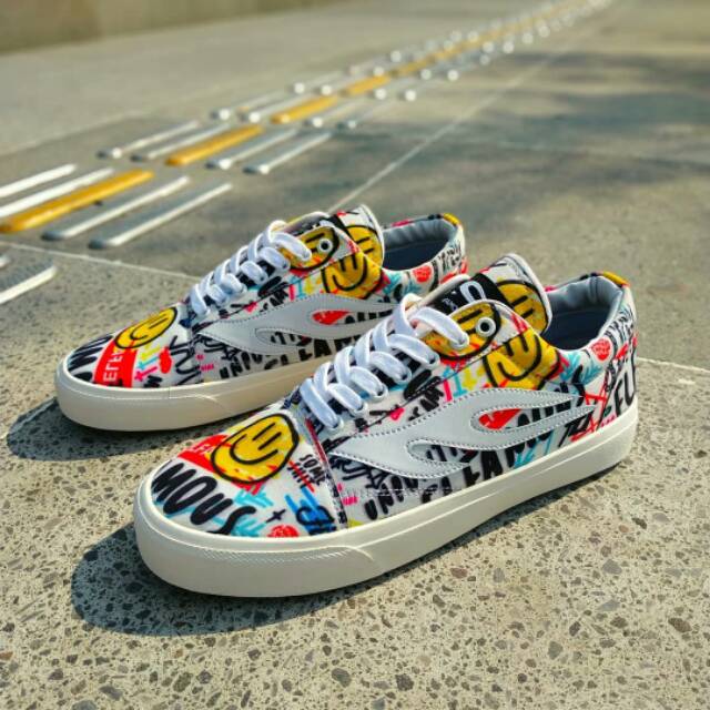 Elfamous White Fury Low 01