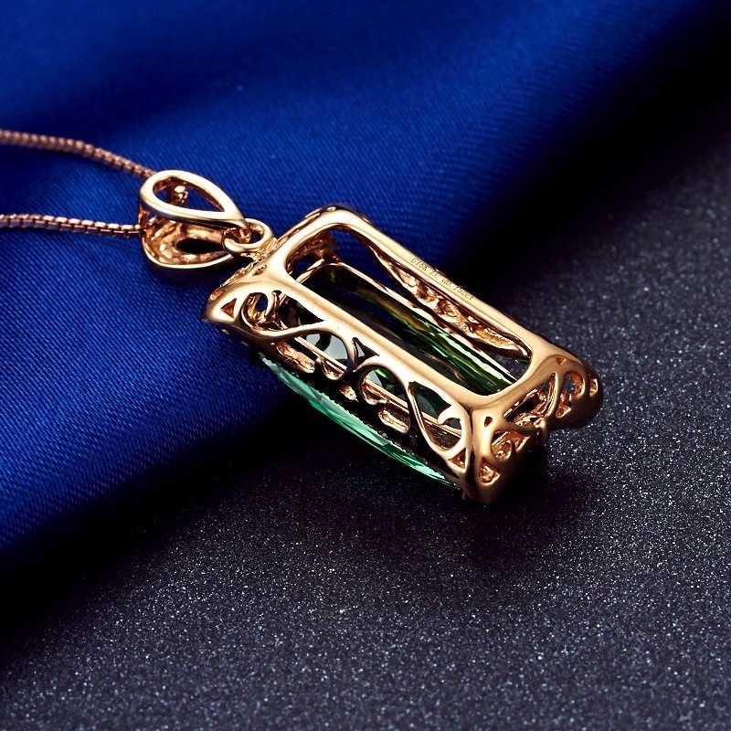 [Ready Stock]Fashion Inlaid 5 Karat Emerald Pendant 18K Gold Plated Color Gemstone Pendant