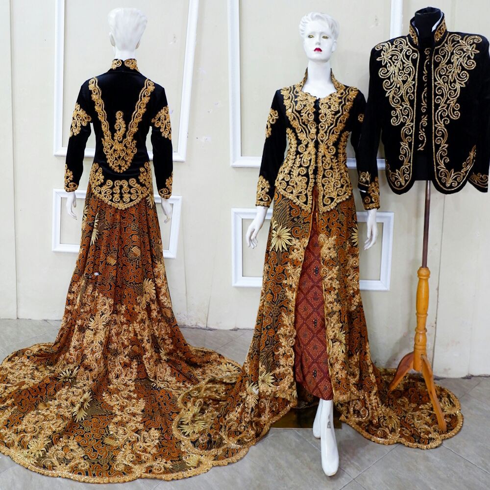 Couple kebaya  pengantin ekor  jawa bludru batik cantik 