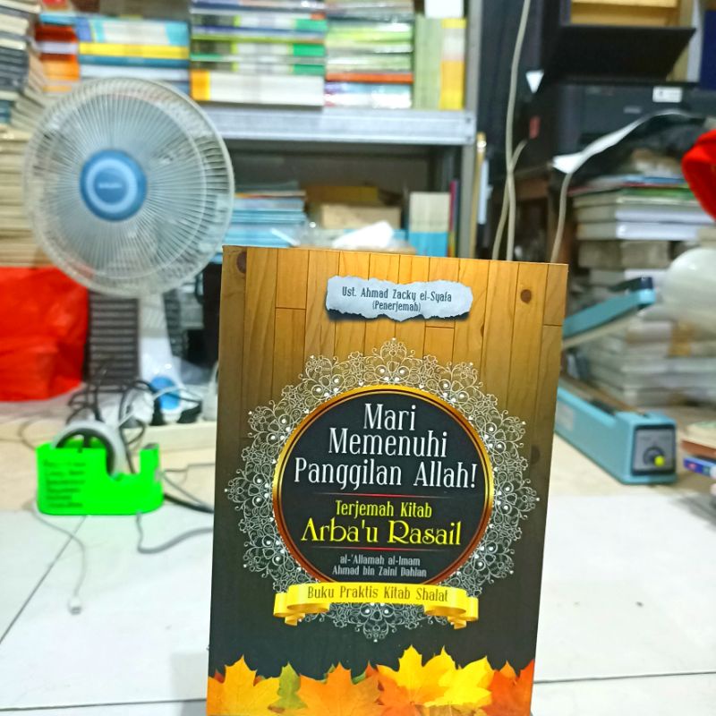 Obral Buku Agama / Islami / Novel Islami / Bacaan Agama / Shalat Tahajjud Untuk Prestasi Akademik / Menyegarkan Islam Kita / Istri Bahagia / Original Murah #24A-Mari Memenuhi Allah