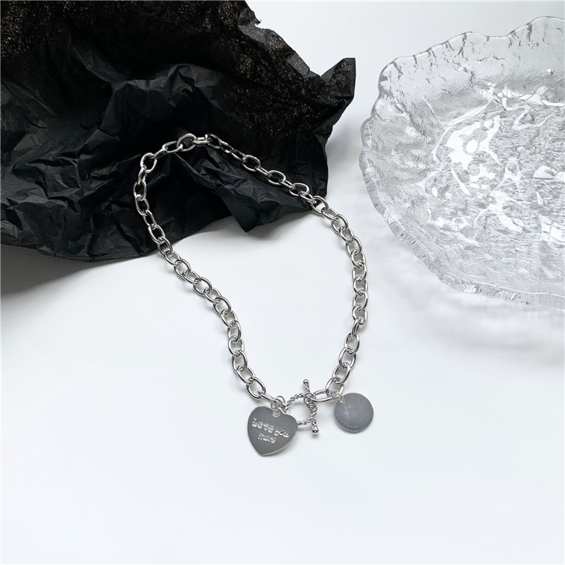 Kalung Rantai Klavikula Desain Tulisan Love Gaya Hip Hop Punk Eropa Amerika Untuk Wanita