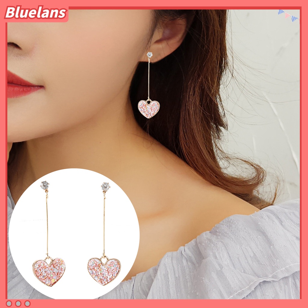 1 Pasang Anting Stud Panjang Menjuntai Bentuk Hati Aksen Payet Bahan Alloy Untuk Hari Valentine