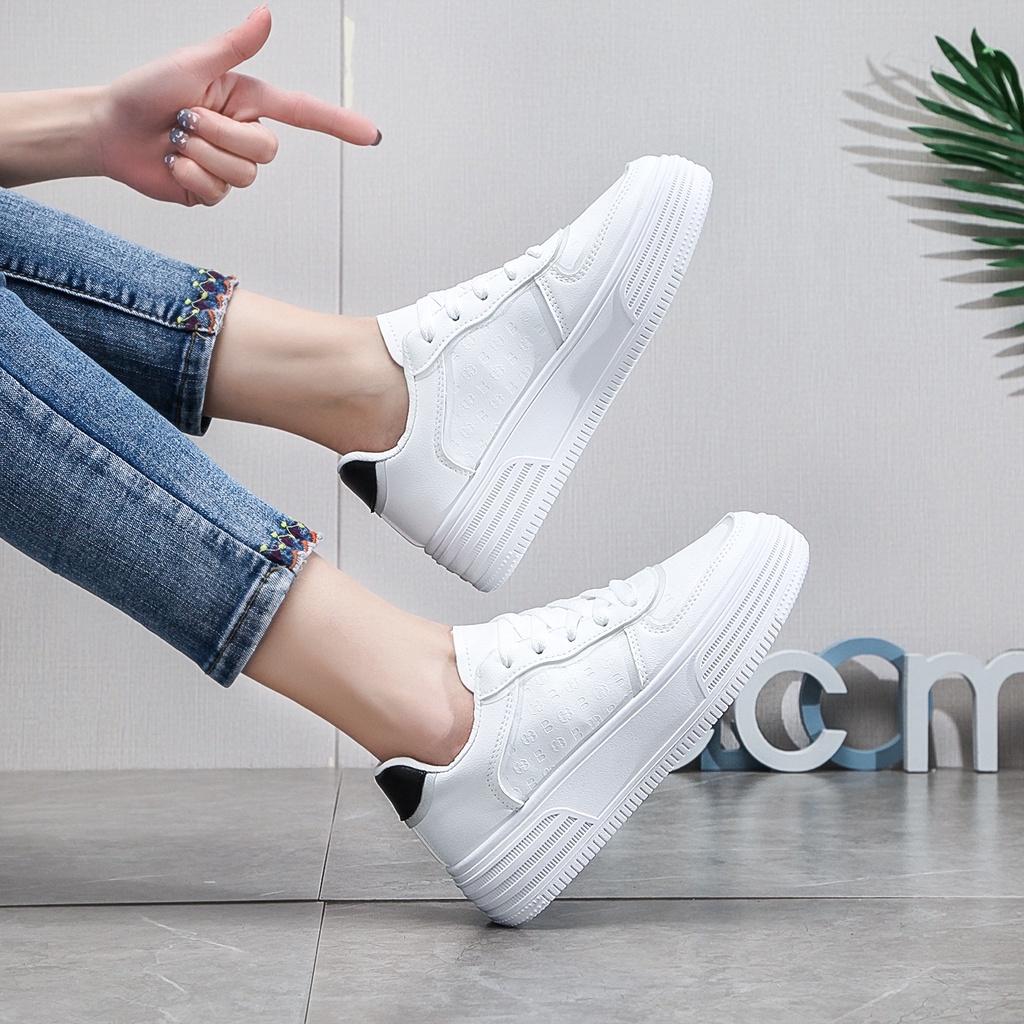 Sepatu Sneakers Wanita Import Hak Tinggi Sepatu Kasual Perempuan Sepatu Multifungsi