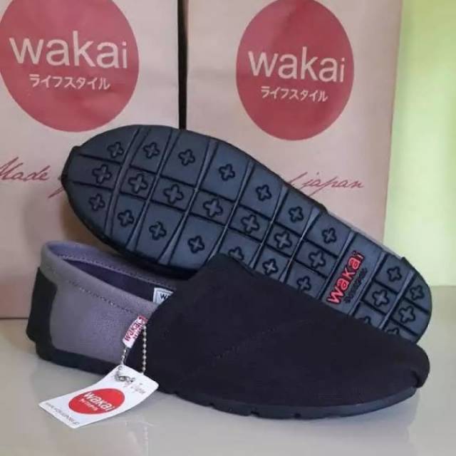 Sepatu wakai pria wanita hitam abu