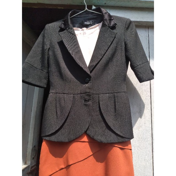blazer hitam lengan pendek
