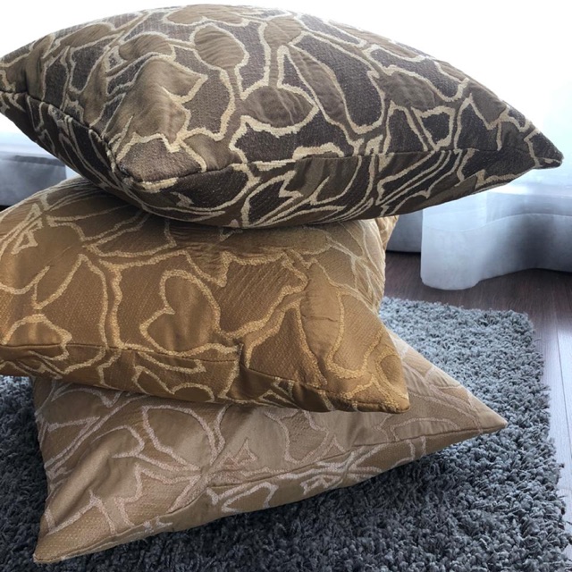 Lavio Collection