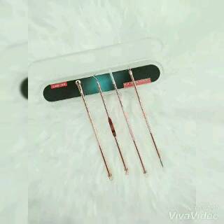 Alat Pencet Komedo / Pinset Pembersih Blackhead / Penjepit