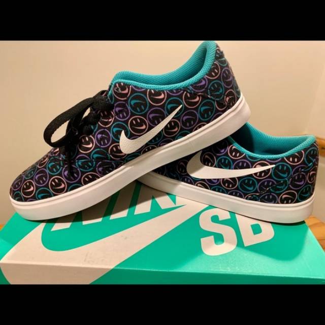 nike sb smiley