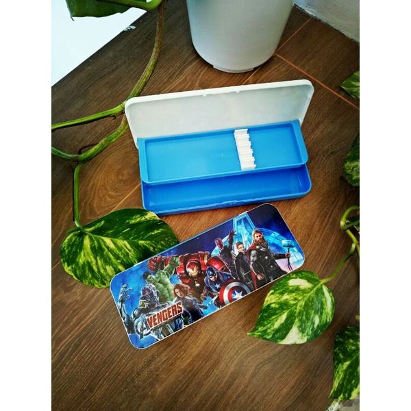

Tempat Pensil Model Susun #31759 Captain Amerika