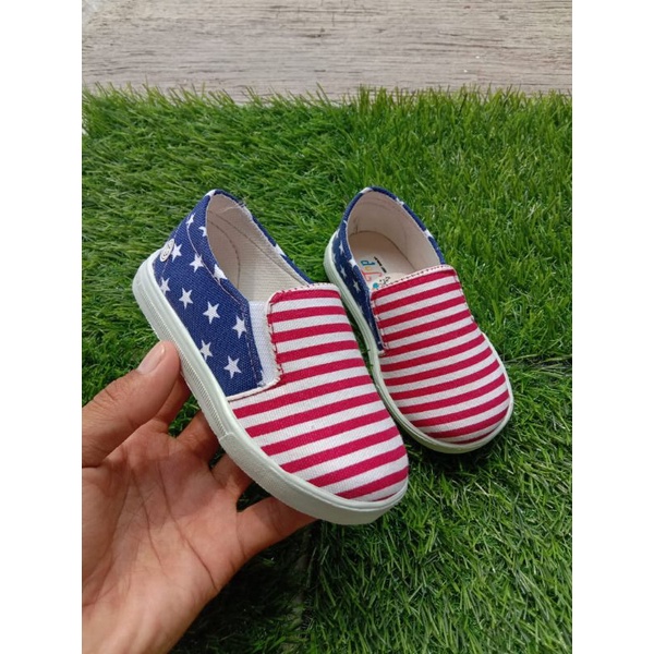 khainuna sepatu slip on anak model salur bintang size 22-25