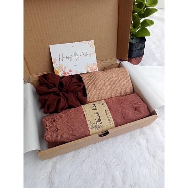 

[READY] hampers hijab murah/ KADO ULTAH