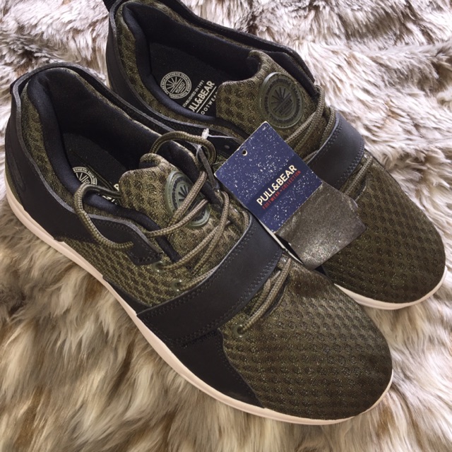 Sepatu Pull&Bear