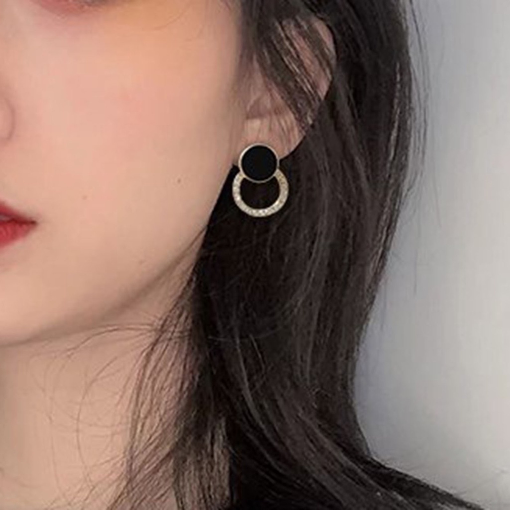 Hu Hu Hu Hu Hu Alat Bantu Pasang Kacamata♡ 1 Pasang Anting Stud Berlian Imitasi Bentuk Bulat Asimetris Untuk Wanita