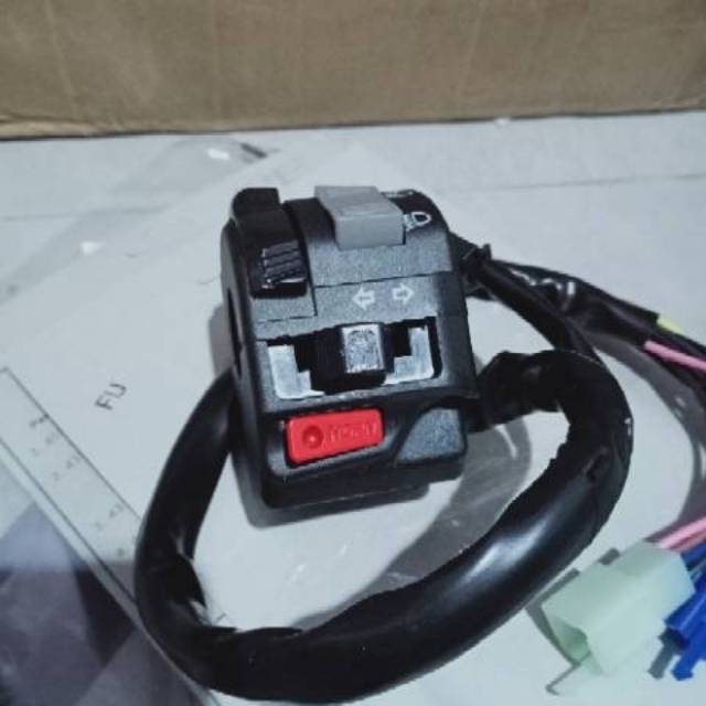 SAKLAR KIRI VIXION 3C1H3973