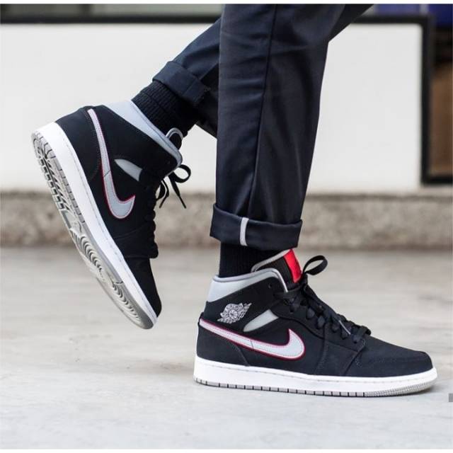 nike air jordan 1 mid particle grey