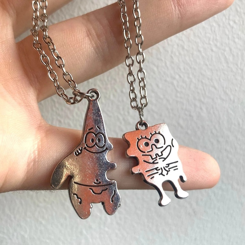 2pcs / Set Kalung Persahabatan Liontin Bahan Alloy Desain Spongebob Patrick Star Untuk Pria / Wanita