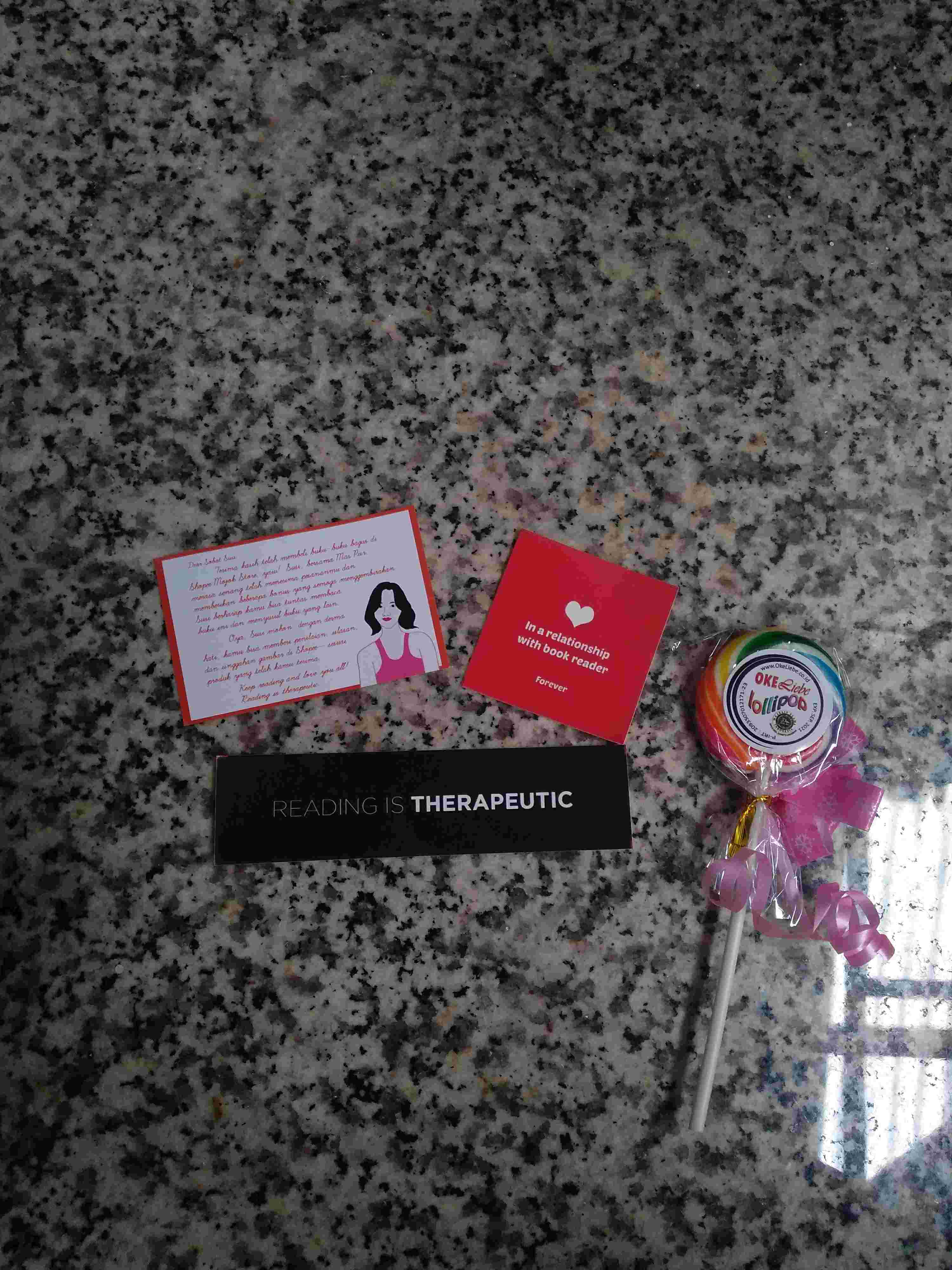 Sampah Di Laut, Meira