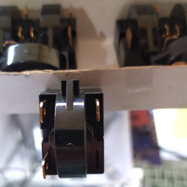 Relay kulkas 2pin kiri 1 kanan