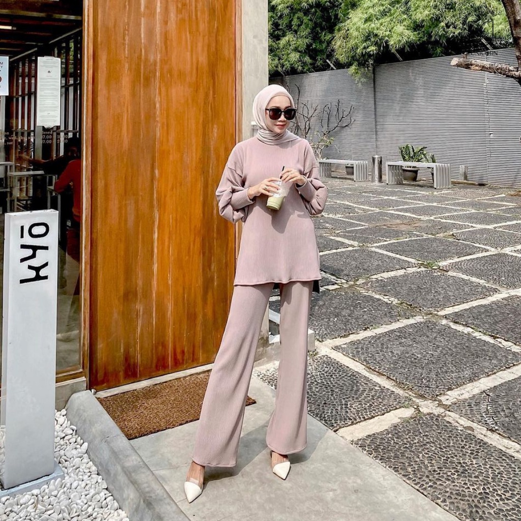 Alunicorn - Zaara Pleats -  Blouse Wanita - Pants Wanita-1