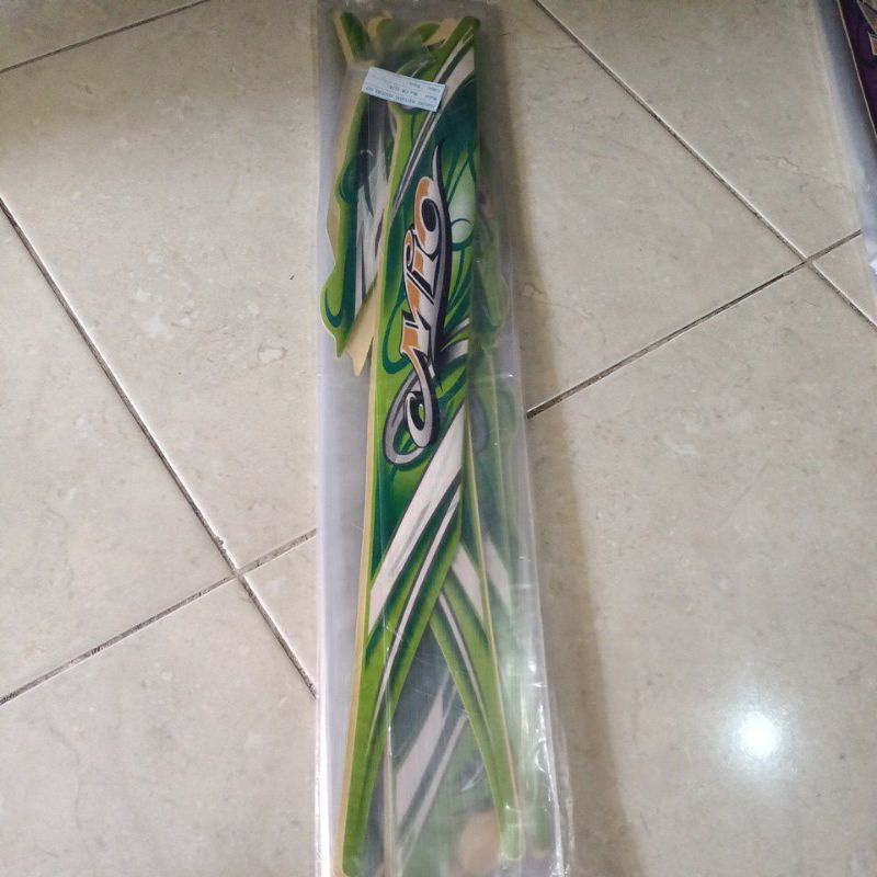 striping stiker les body Mio 2010 body hijau