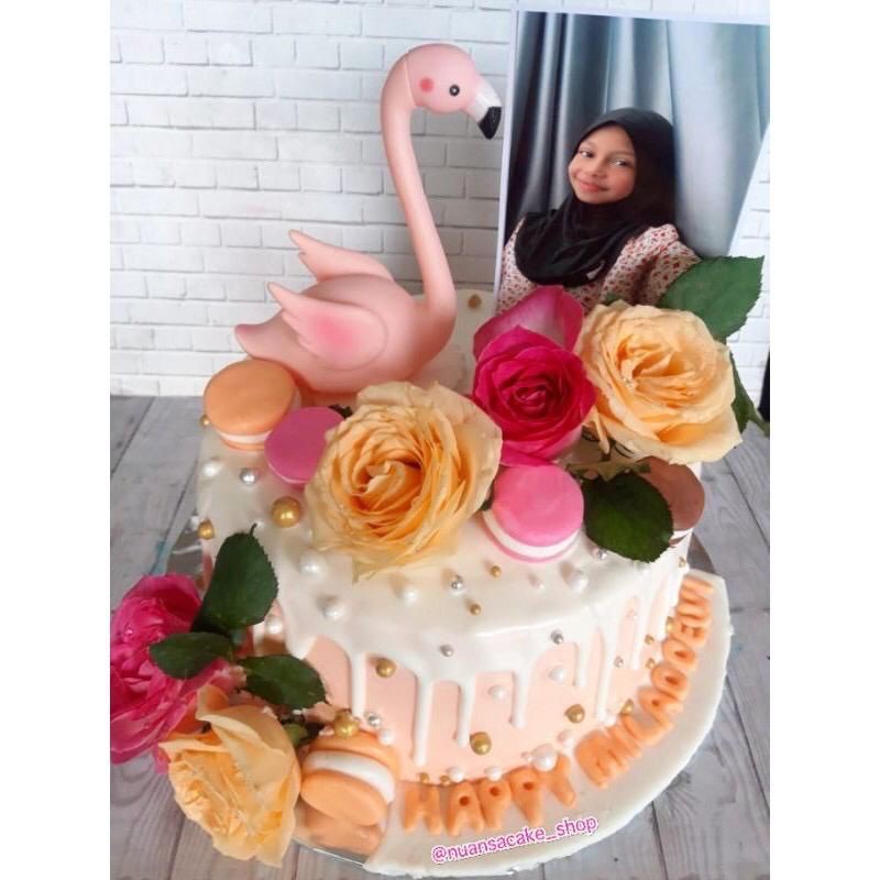 

FLOWER CAKE (FREE CUSTOM)