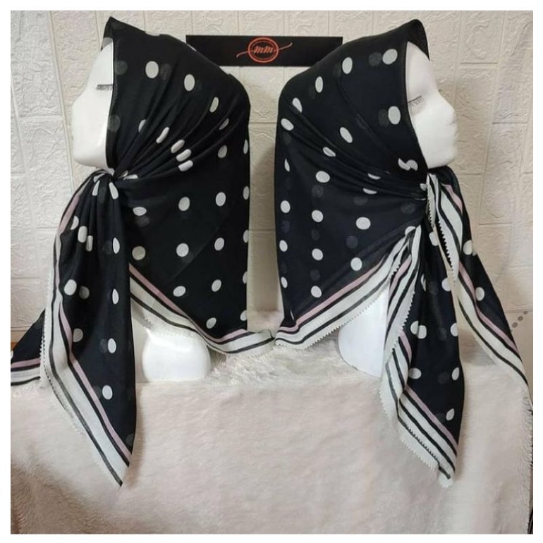 HIJAB SEGI EMPAT VOAL MOTIF POLKADOT PREMIUM