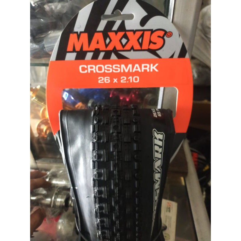 ban luar Maxxis 26x2.10 crossmark