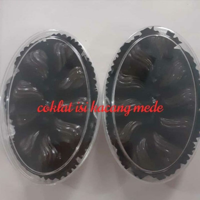 

coklat isi kacang mete