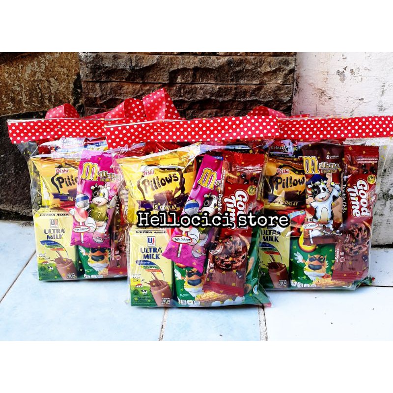 

PARCEL BINGKISAN SNACK KEMASAN RAPI ULANG TAHUN