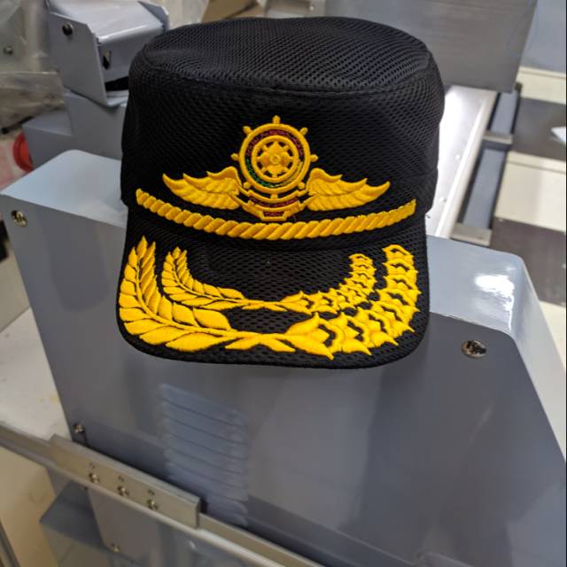 Topi komando satpol pp gol 4