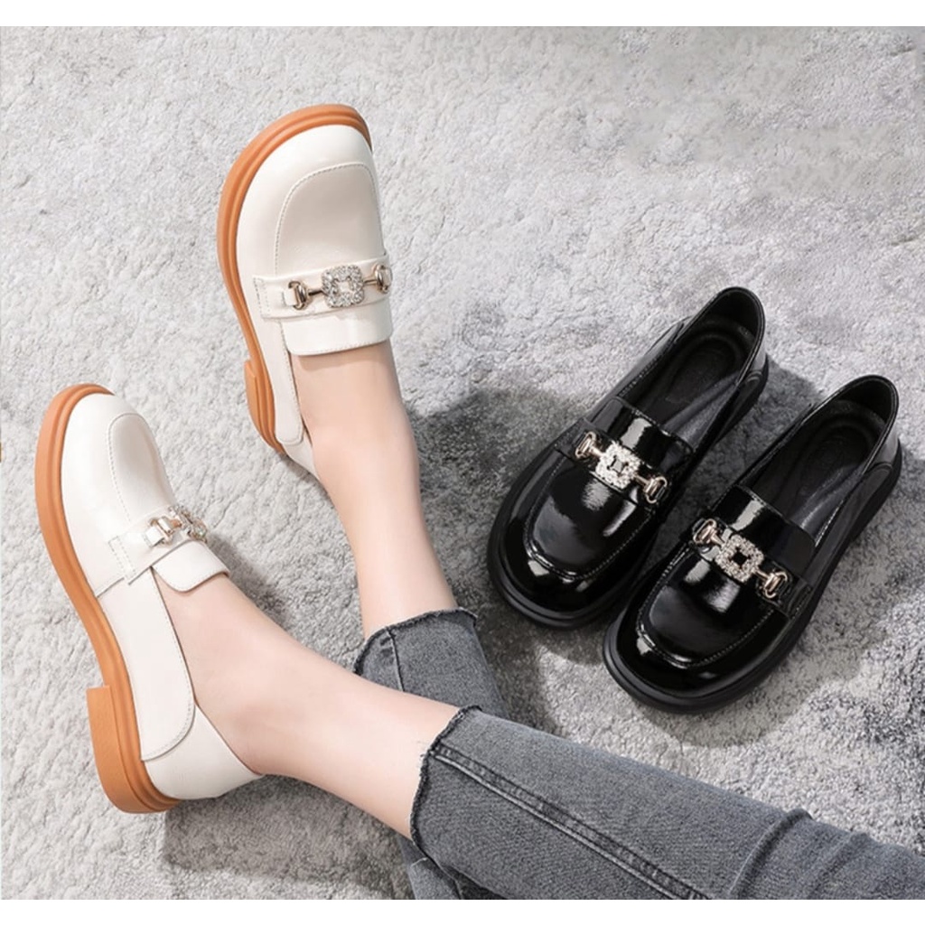 Sepatu Loafer Docmart Wanita / Sepatu Mutiara Import Zeline DM 17