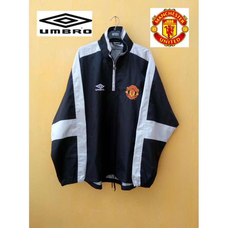 ** jaket hujan / rain jacket UMBRO MANCHESTER UNITED "treble winner " original murah **