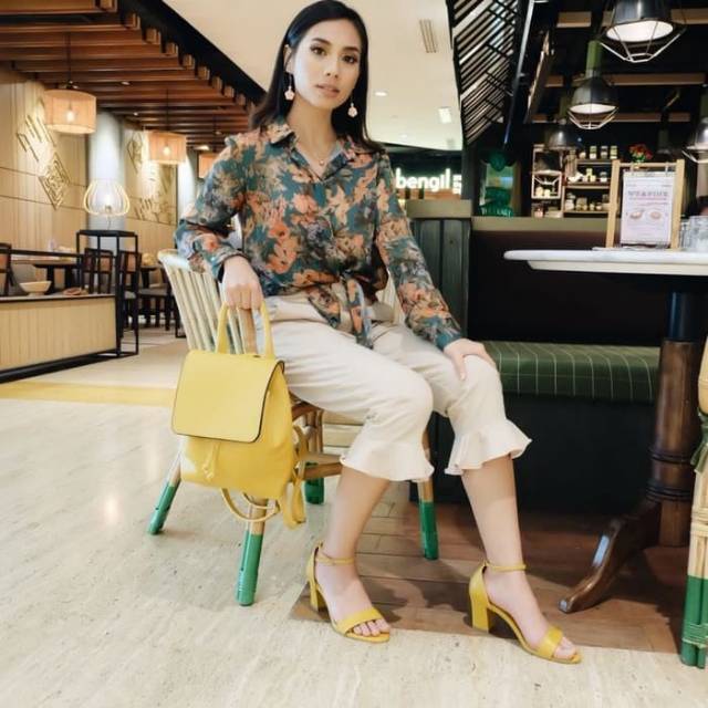 Amazara Nadine Mustard heels