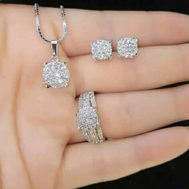 Satu set Titanium berlian reflika halus