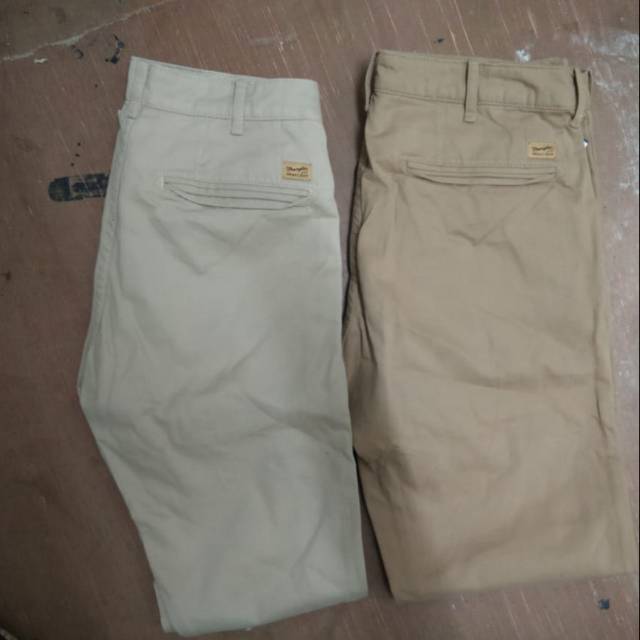 Celana chino pria  wrangler original